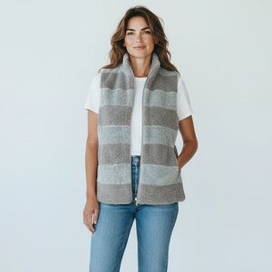 Dylan Los Angeles Women’s Gray Faux Shearling Fleece Vest Size Large Soft Sherpa